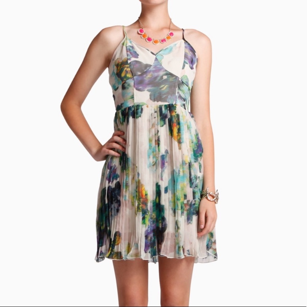BB Dakota pleated chiffon dress size Medium